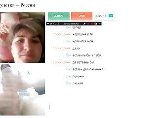 Die reife kazakh befriedigt die junge Russin