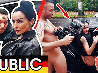 Deutsche Lady wird im Auto gefickt