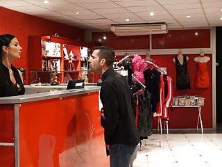 Ania Kinski in schwarzen Strümpfen von hinten gefickt