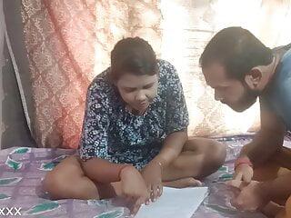 Desi 18 und ihre High Heels