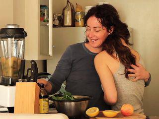 Schöne Brünette Jane Sky in der hündchenstellung gefickt