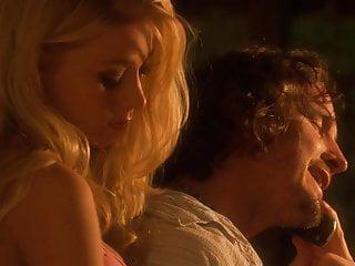 Blondes Mädchen bekommt den Mund voll mit seinem Schwanz