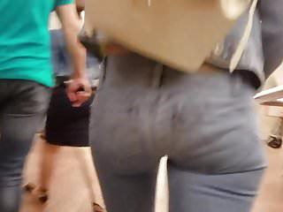 Sexy Klitoris Amateurin mit geilem runden Arsch
