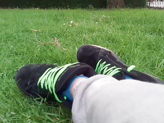 Geiles with mit dem gelben slip im Park