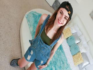 Abgeschleppt und gefickt - Ein POV Sexvideo mit einem jungen zierlichen Teen