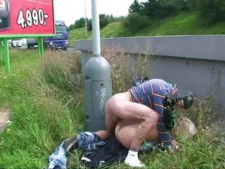 Verrücktes Pärchen hat geilen Sex während der Mittagspause